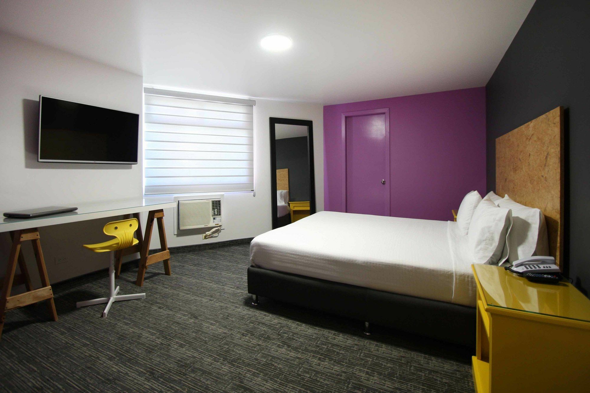 B My Hotel Tijuana Bagian luar foto