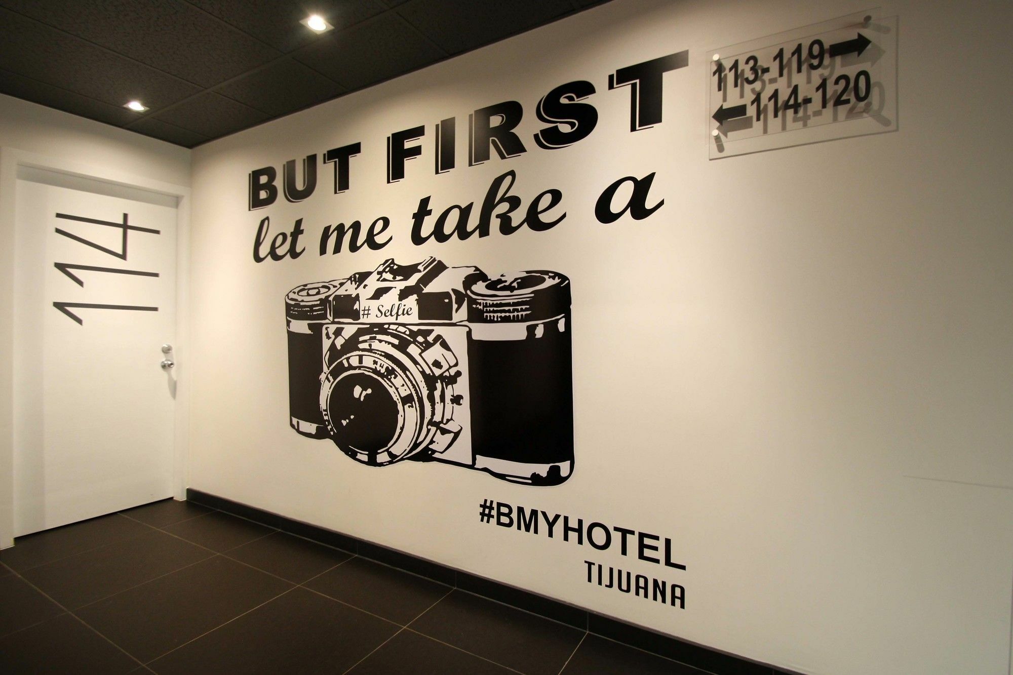 B My Hotel Tijuana Bagian luar foto