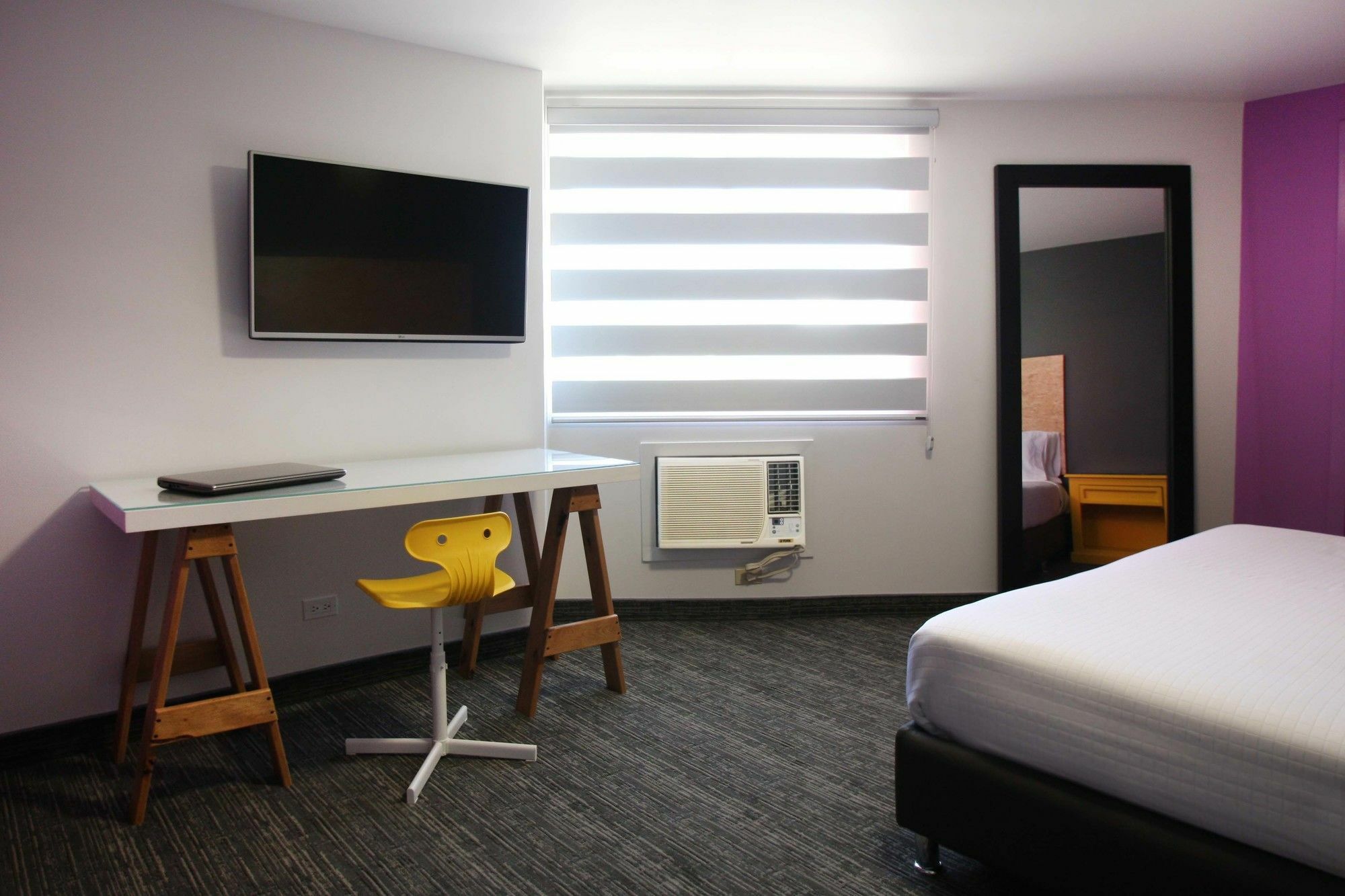 B My Hotel Tijuana Bagian luar foto